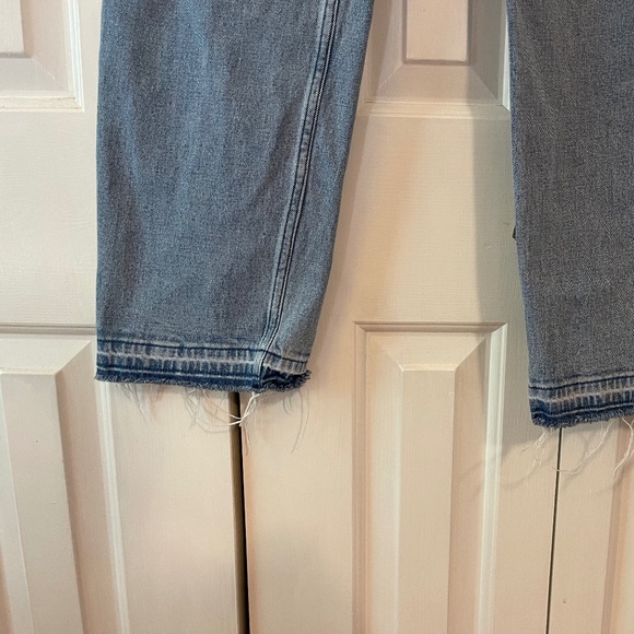 Abercrombie & Fitch Ultra High Rise Ankle Straight Jean - Picture 2 of 4